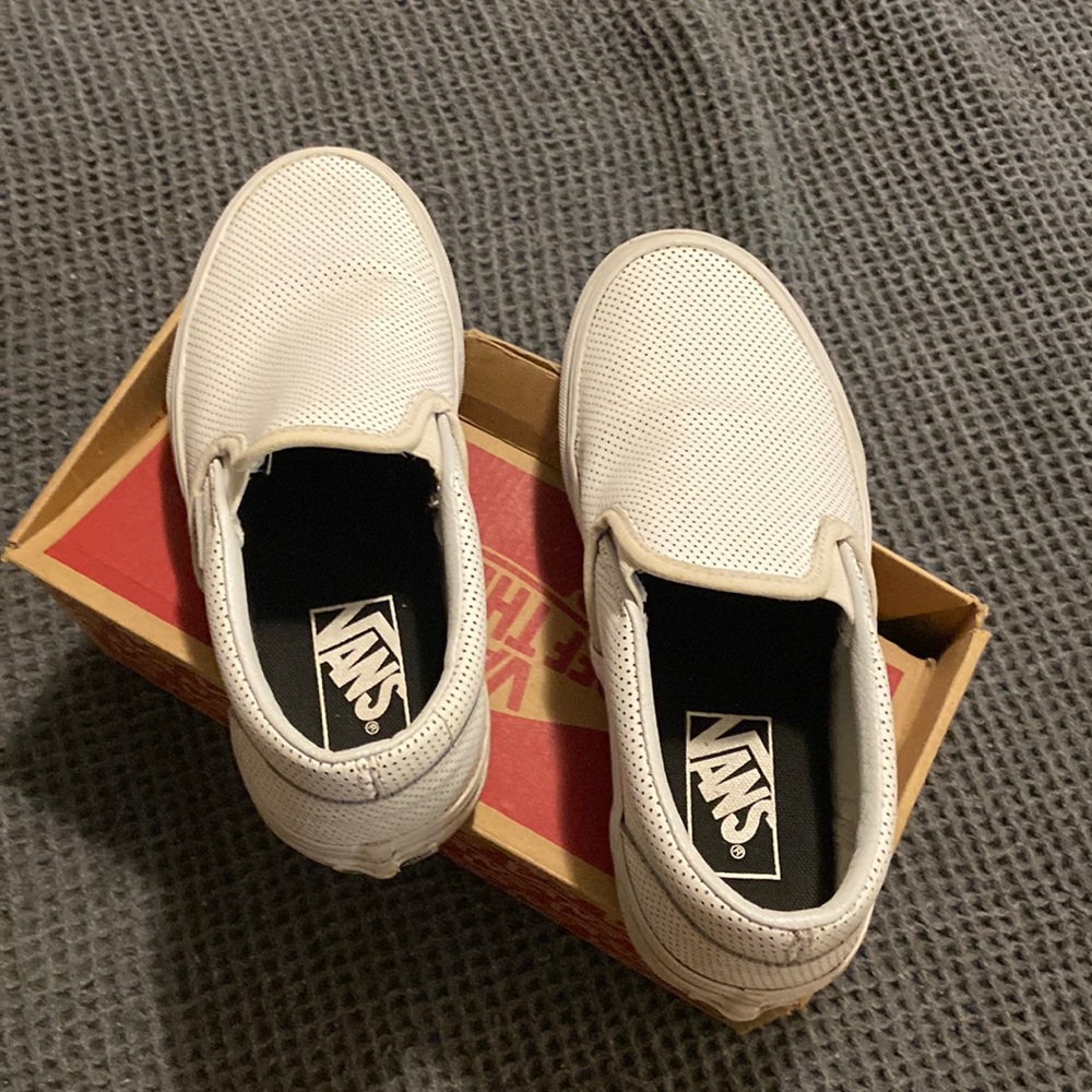 White perforated vans size mens 4 womens 5.5